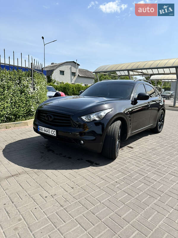 2012 infiniti fx30d