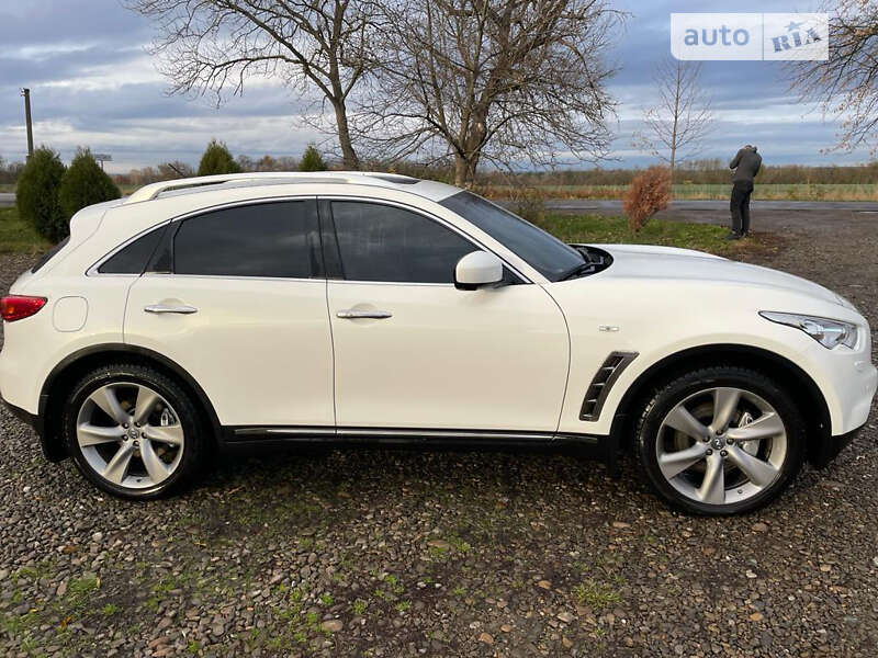 2012 infiniti fx 30