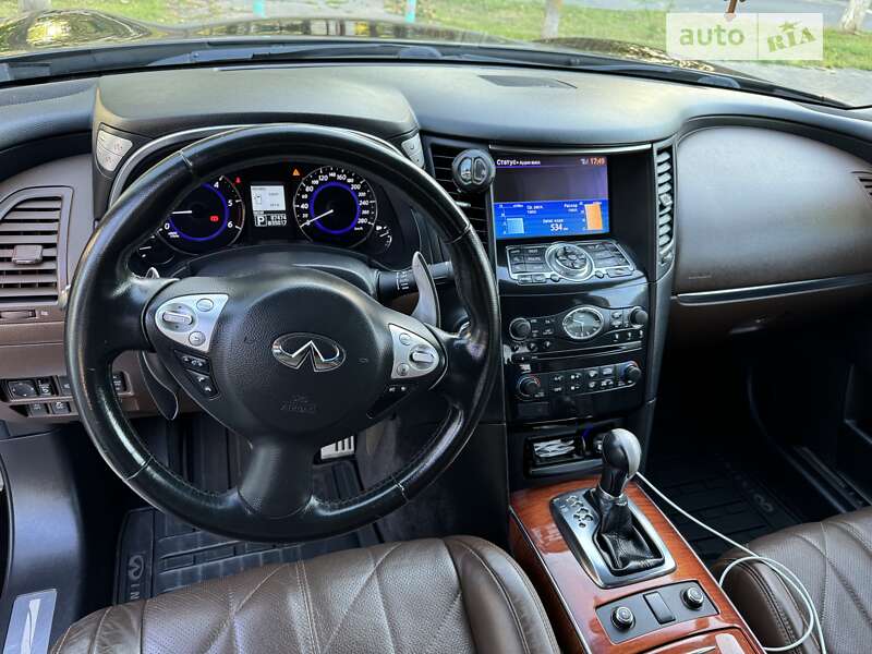 2012 infiniti fx30d