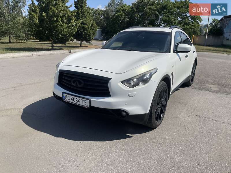2012 infiniti fx30d