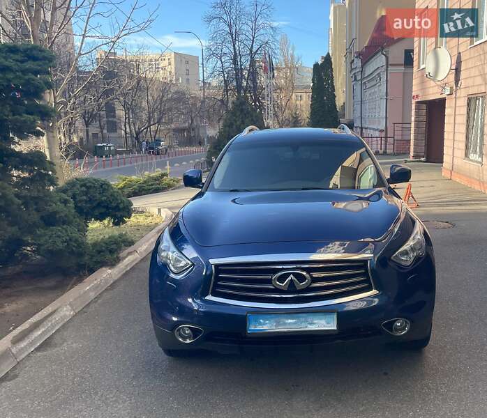 2014 infiniti qx70