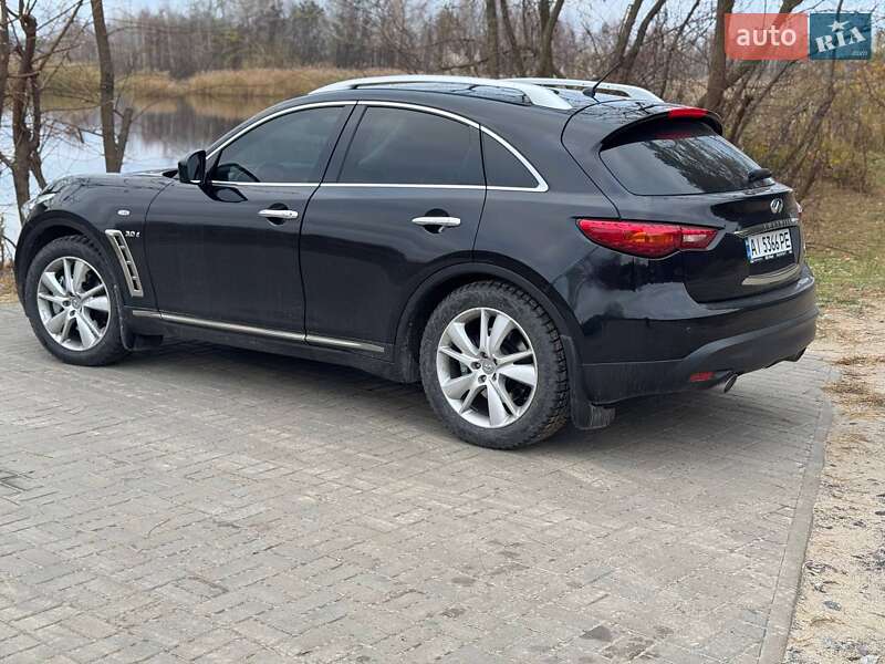 2014 infiniti qx70