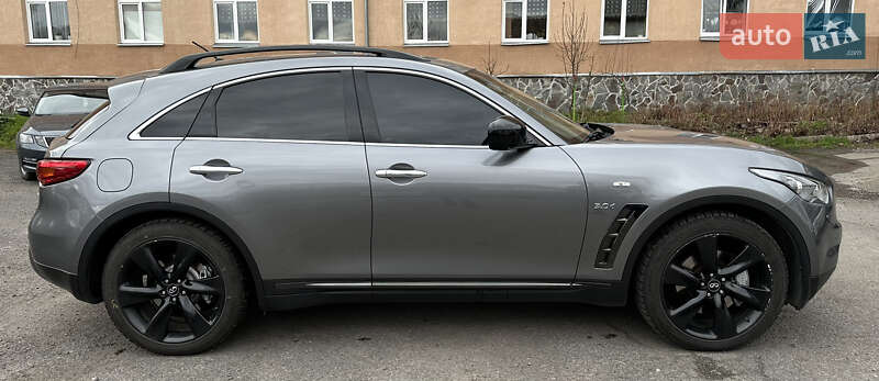2015 infiniti qx70