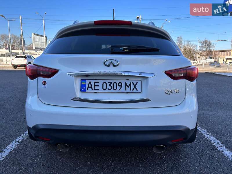 2015 infiniti qx70
