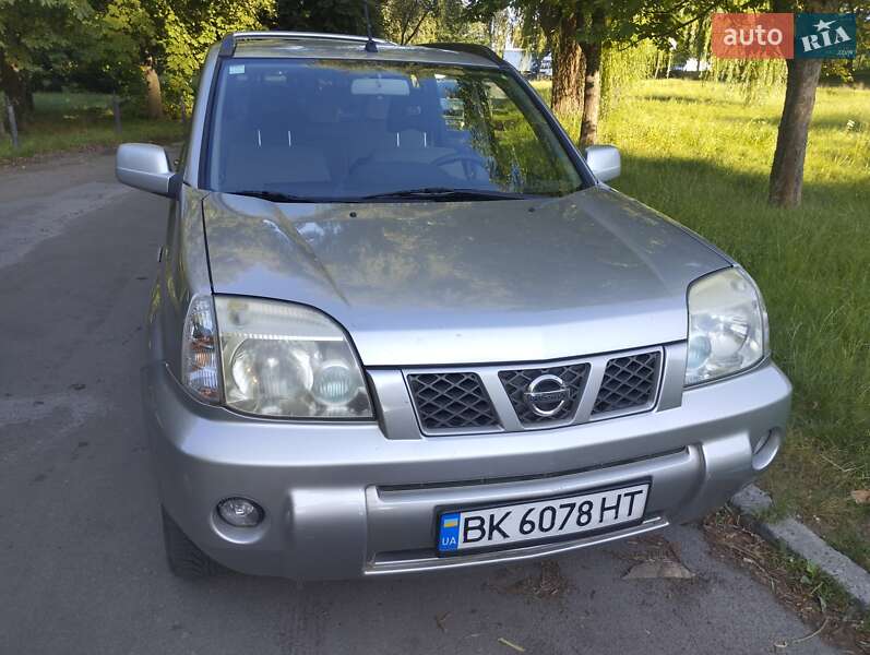 2005 nissan x-trail