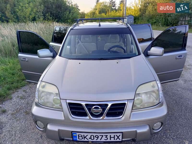 2002 nissan x-trail