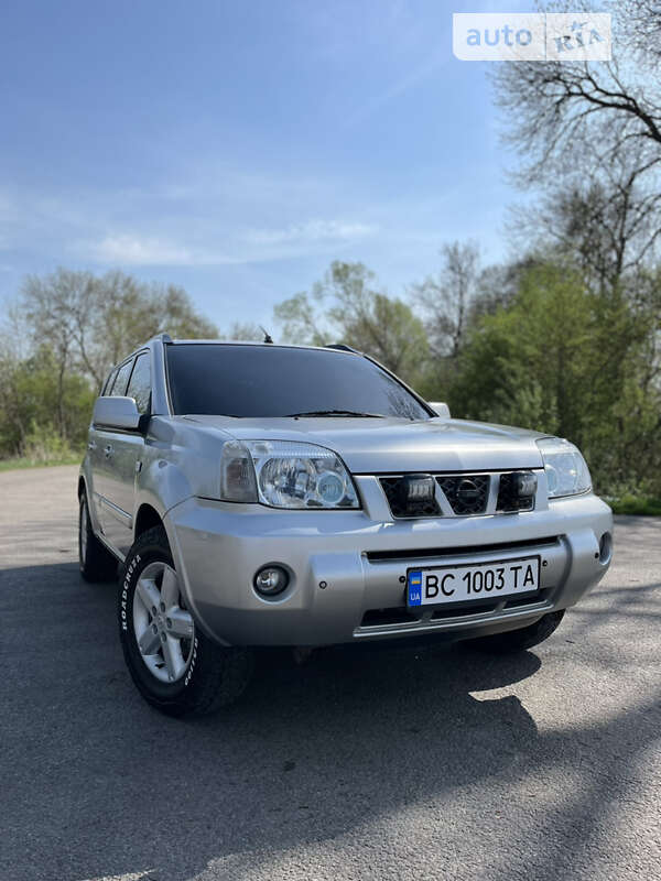 2004 nissan x-trail