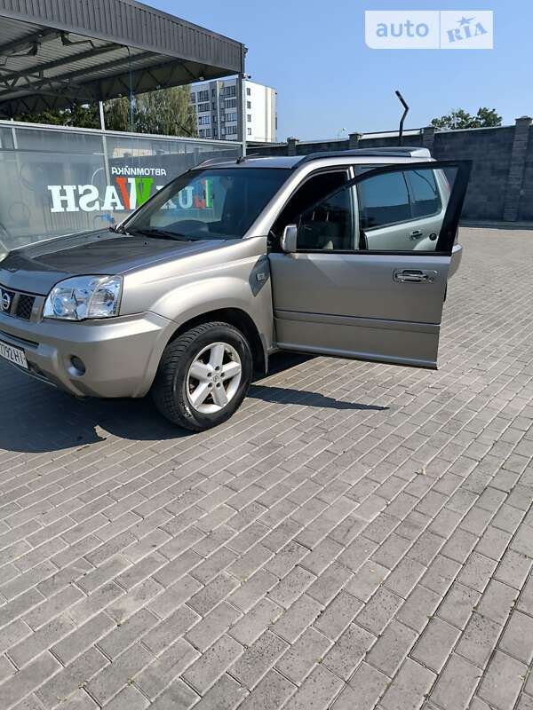 2004 nissan x-trail