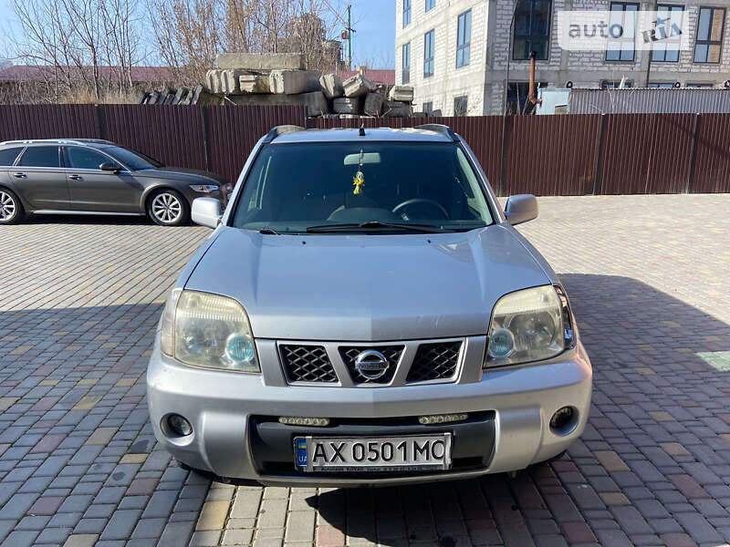 2004 nissan x-trail