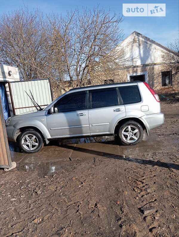 2005 nissan x-trail