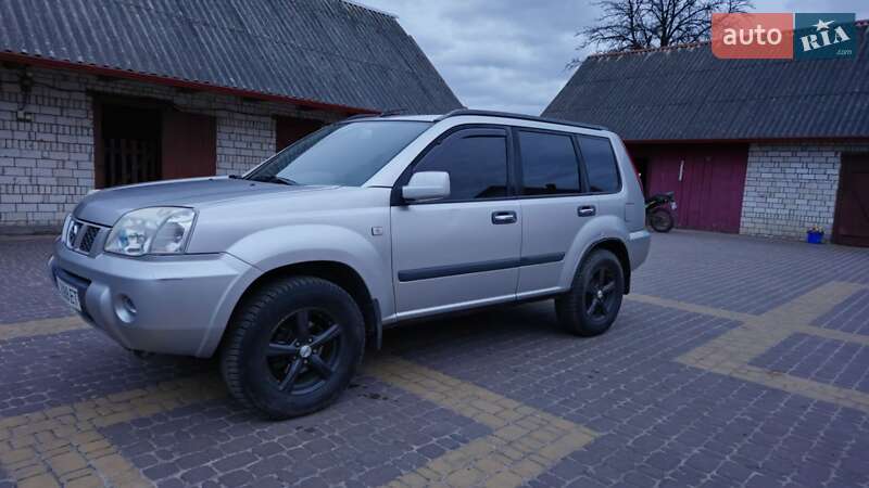 2005 nissan x-trail