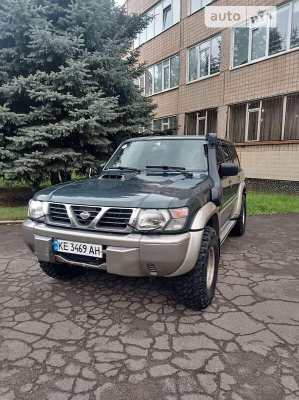 2000 nissan patrol