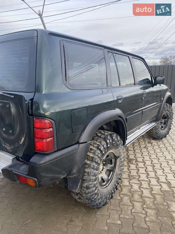 2000 nissan patrol