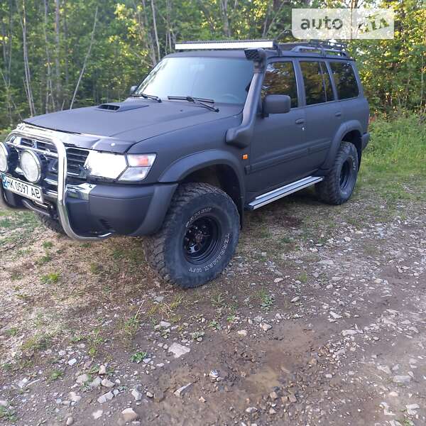 2000 nissan patrol