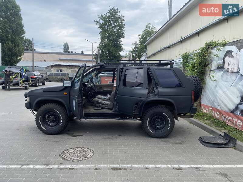 1994 nissan terrano