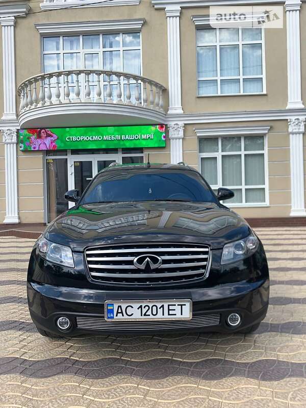 2005 infiniti fx35
