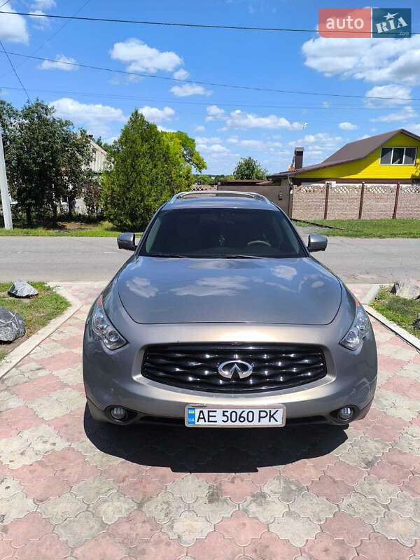 2011 infiniti fx35