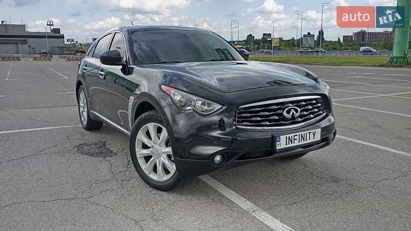2010 infiniti fx35