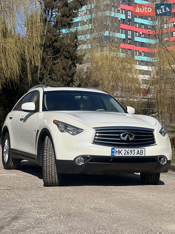 2016 infiniti qx70