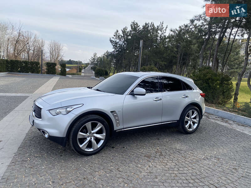 2017 infiniti qx70