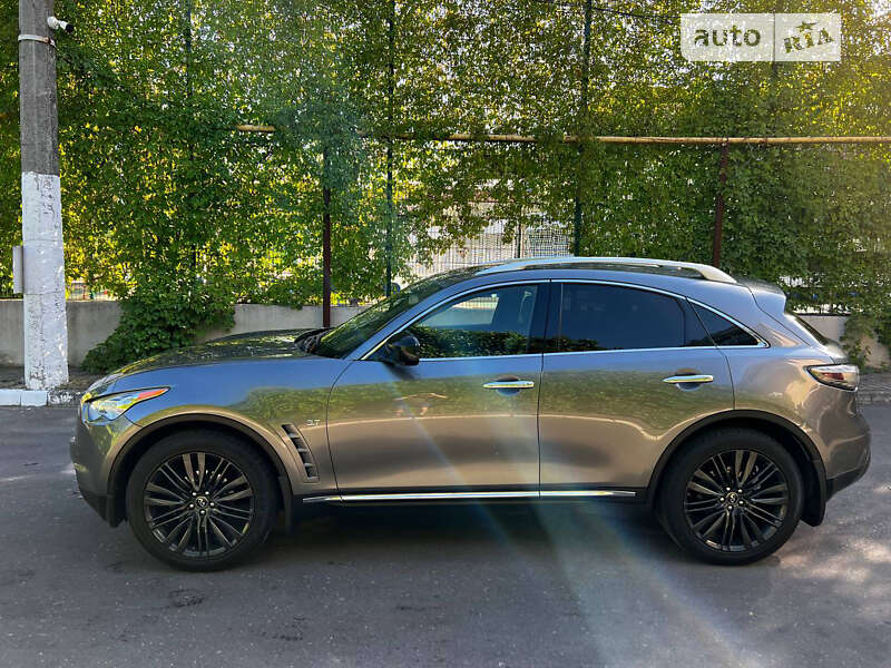 2017 infiniti qx70