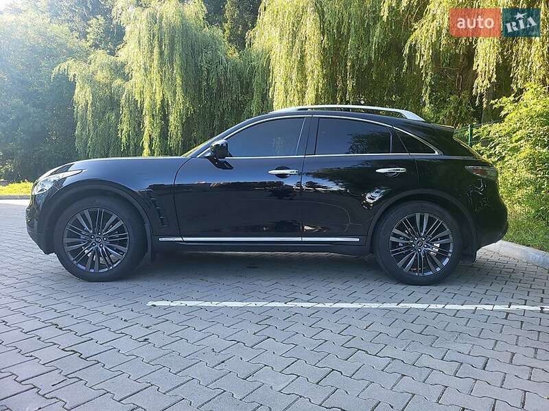 2017 infiniti qx70