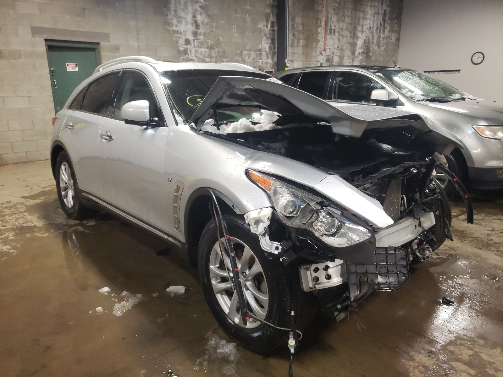2015 infiniti qx70