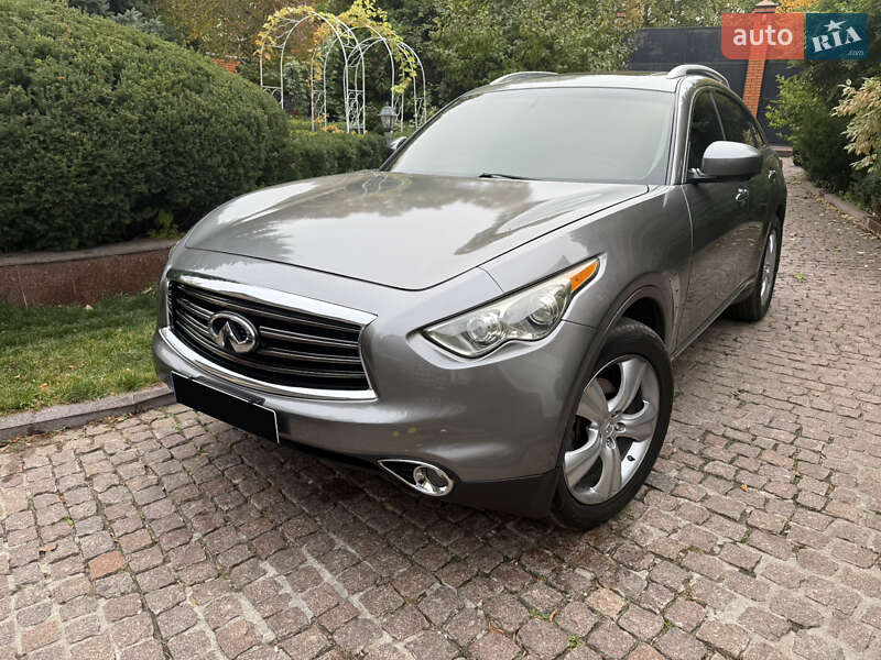 2012 infiniti fx37