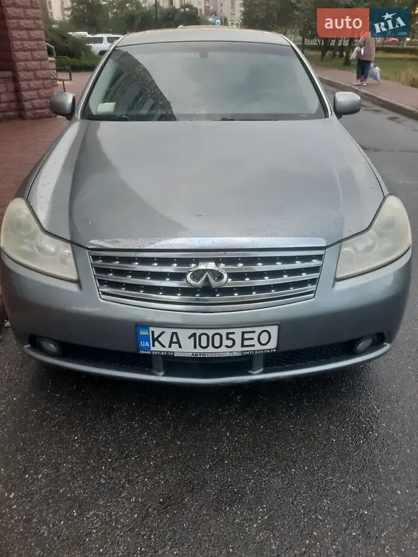 2005 infiniti m35