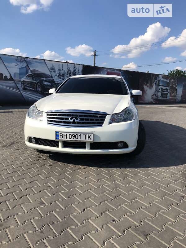 2005 infiniti m35