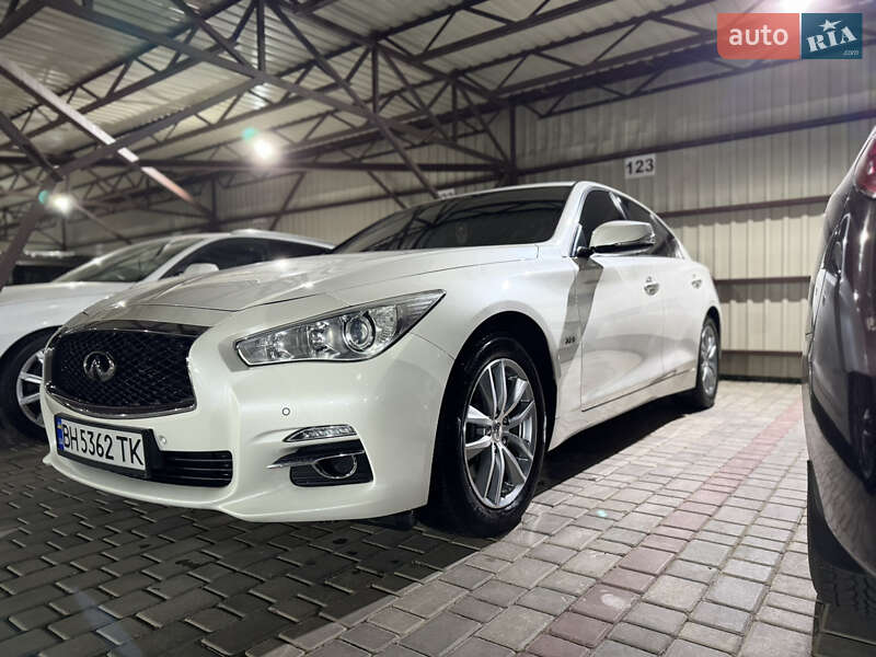 2015 infiniti q50