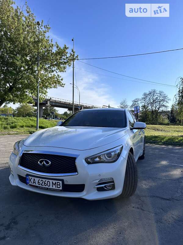 2015 infiniti q50
