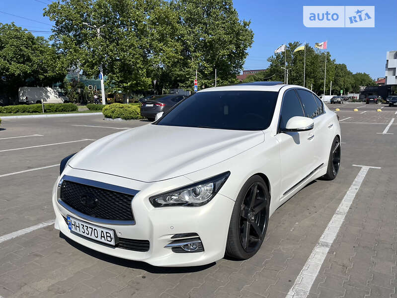 2015 infiniti q50