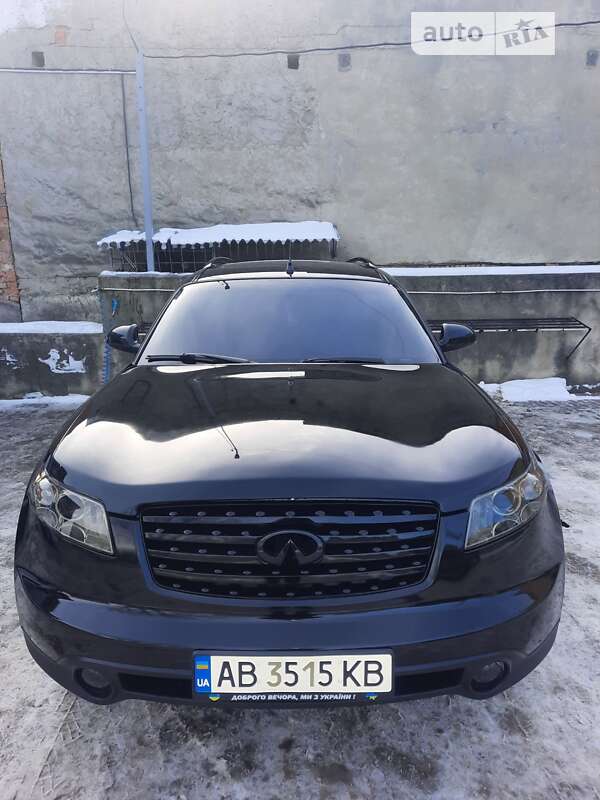 2004 infiniti fx35