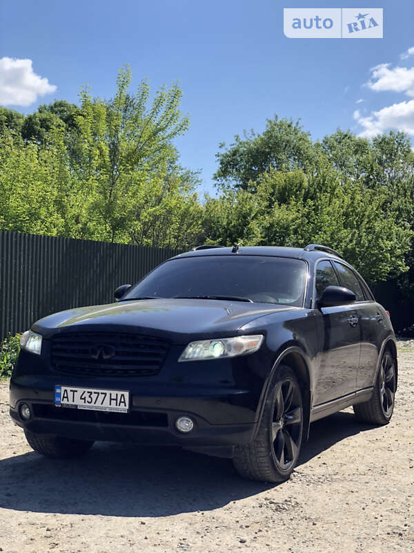 2005 infiniti fx35