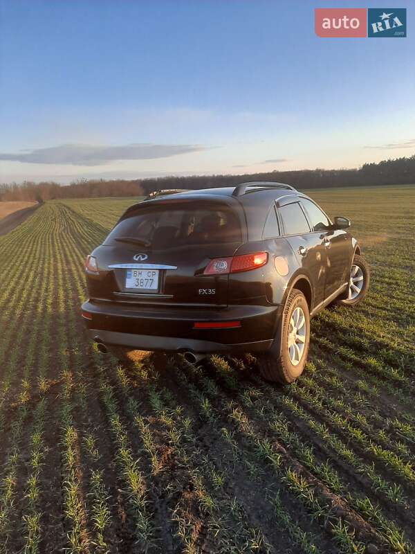 2005 infiniti fx35
