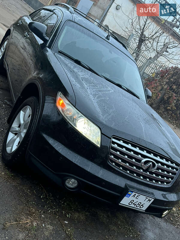 2005 infiniti fx 35