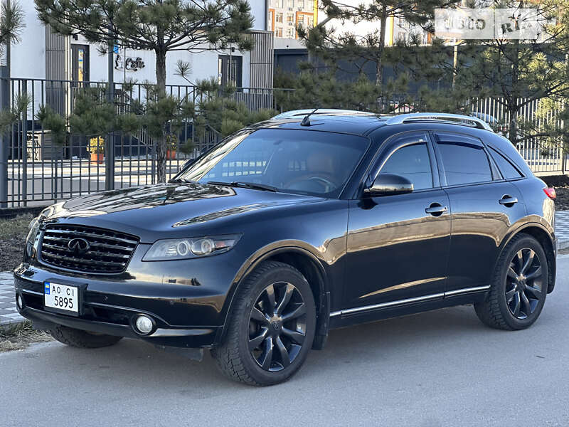2004 infiniti fx35
