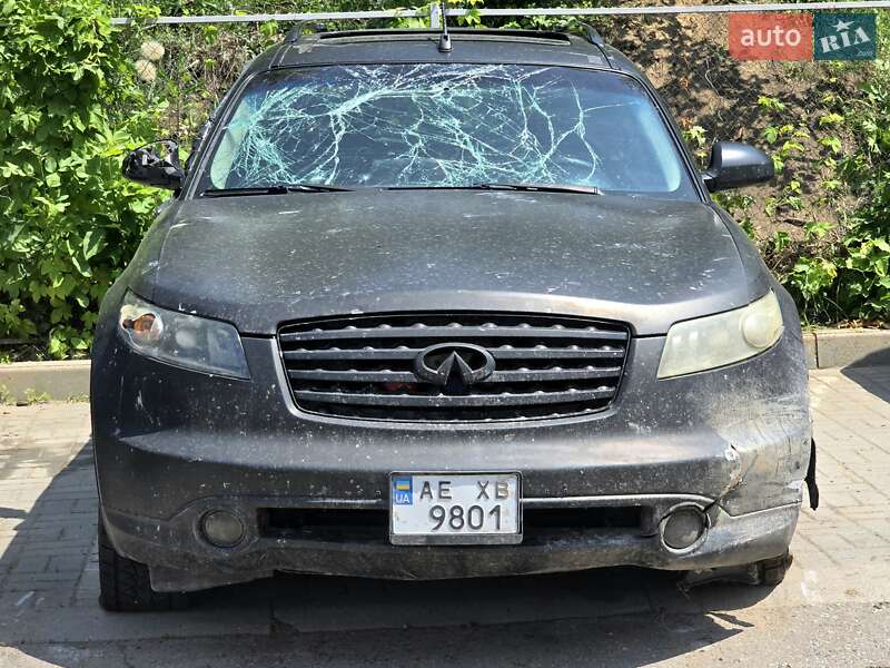 2004 infiniti fx35