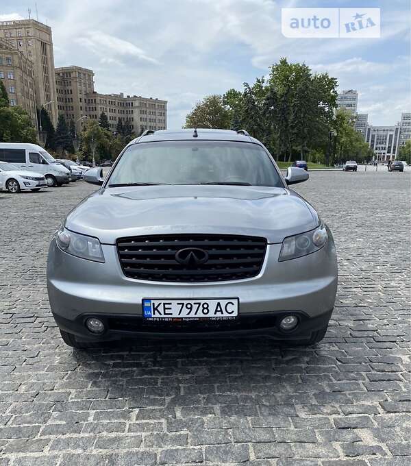 2003 infiniti fx35