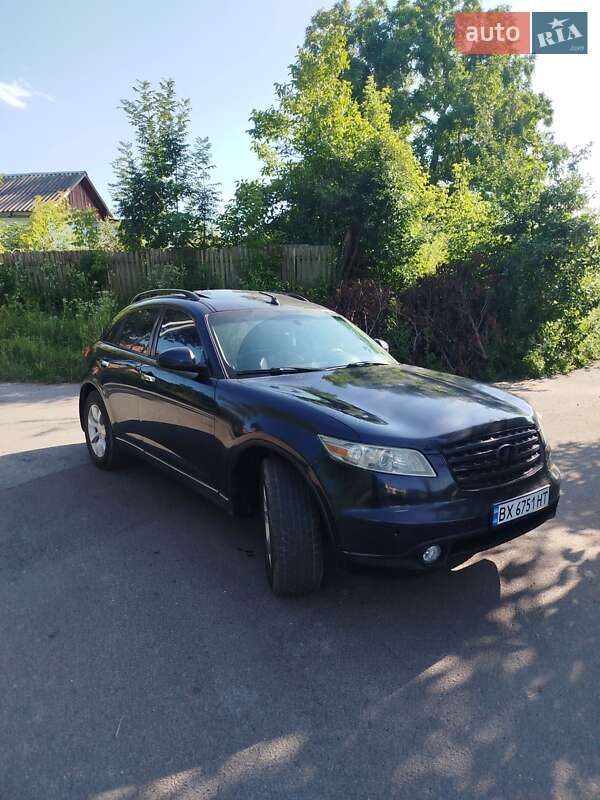 2005 infiniti fx35