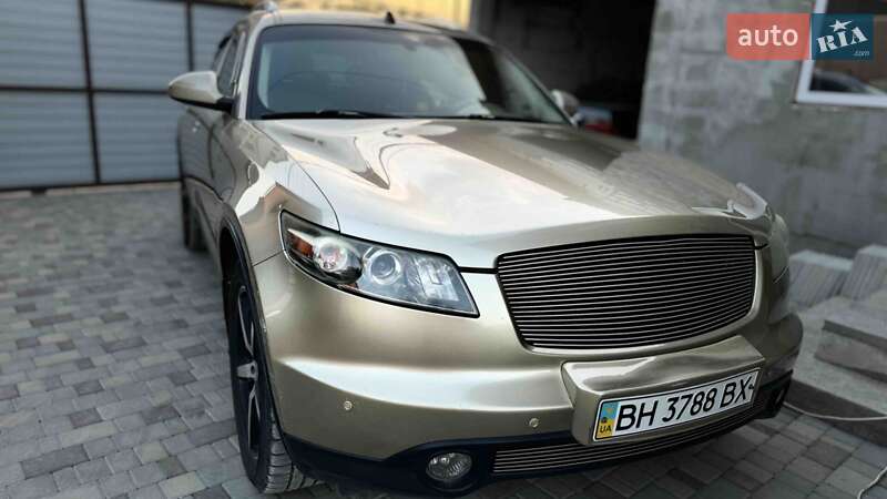 2005 infiniti fx 35
