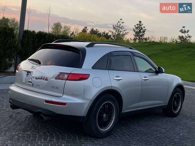 2006 infiniti fx35