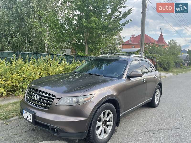 2005 infiniti fx35