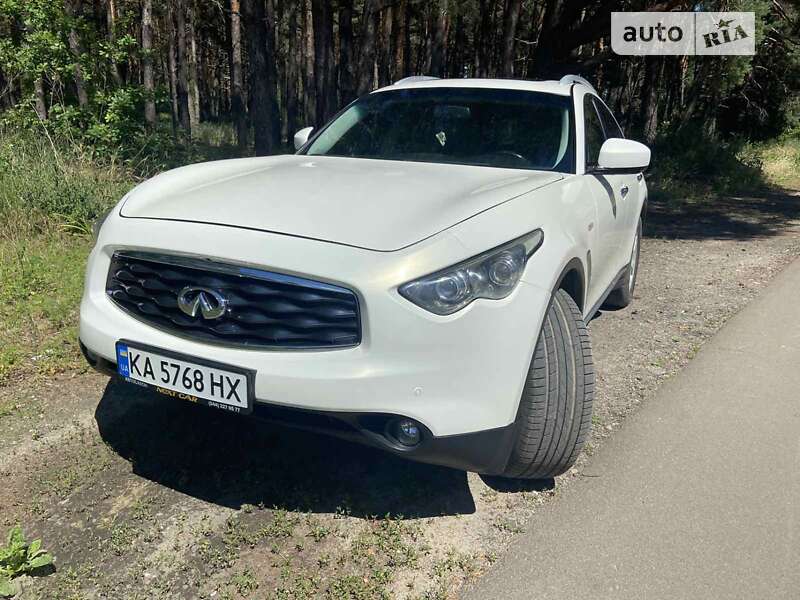 2009 infiniti fx35