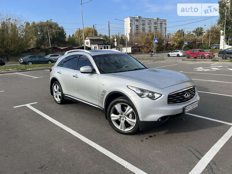 2008 infiniti fx35