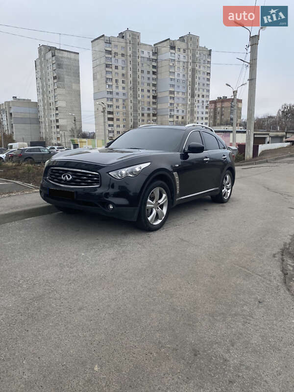 2009 infiniti fx35