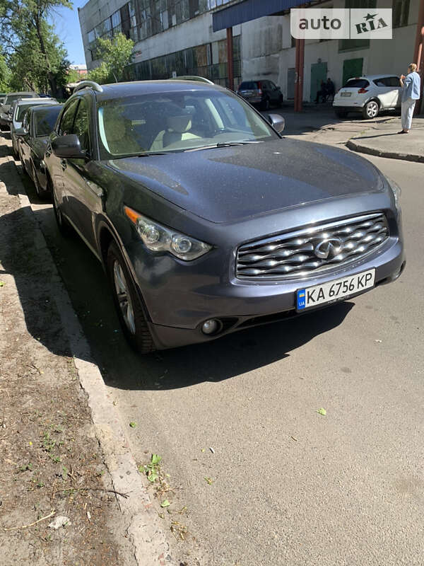 2008 infiniti fx35