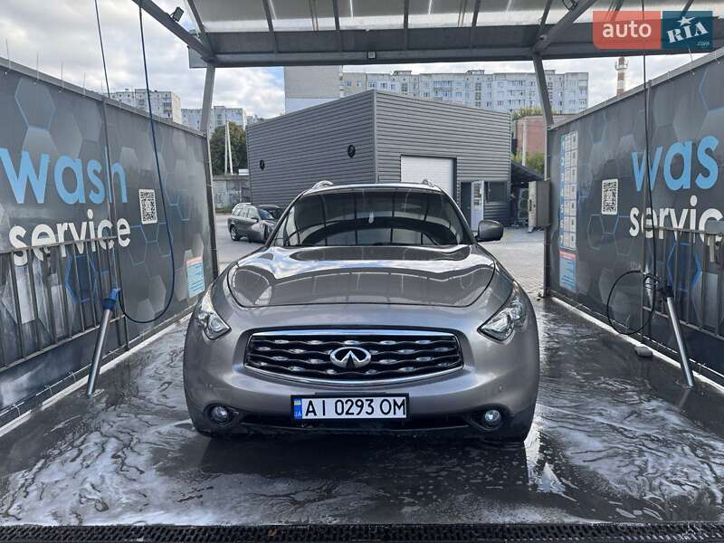 2008 infiniti fx35