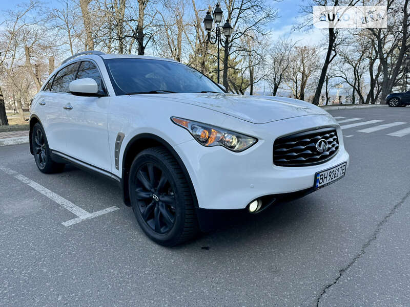 2008 infiniti fx35